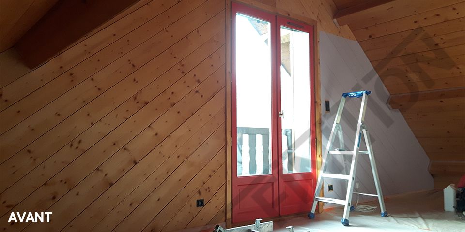 Combles avant travaux, lambris bois et charpente apparente